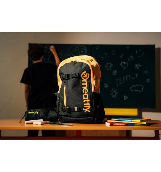 Školní Batoh Meatfly Basejumper, Camel/Black 22 L + penál zdarma 24/25