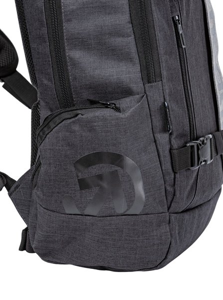 Batoh Meatfly Basejumper Charcoal Heather/Grey Heather 22 L + PENÁL ZDARMA 24/25